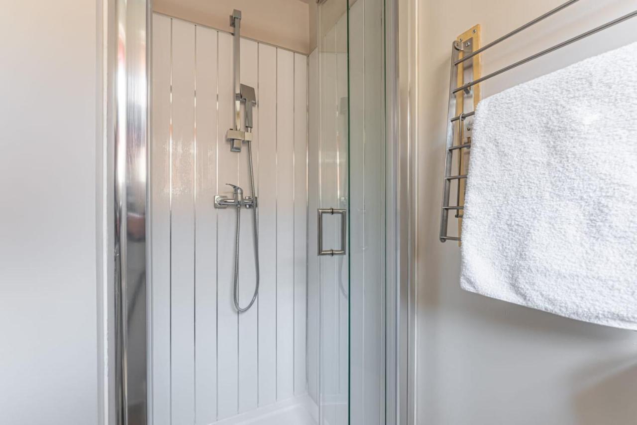Superb One Bedroom Apartment In Coventry Cv1 *New* Exterior photo
